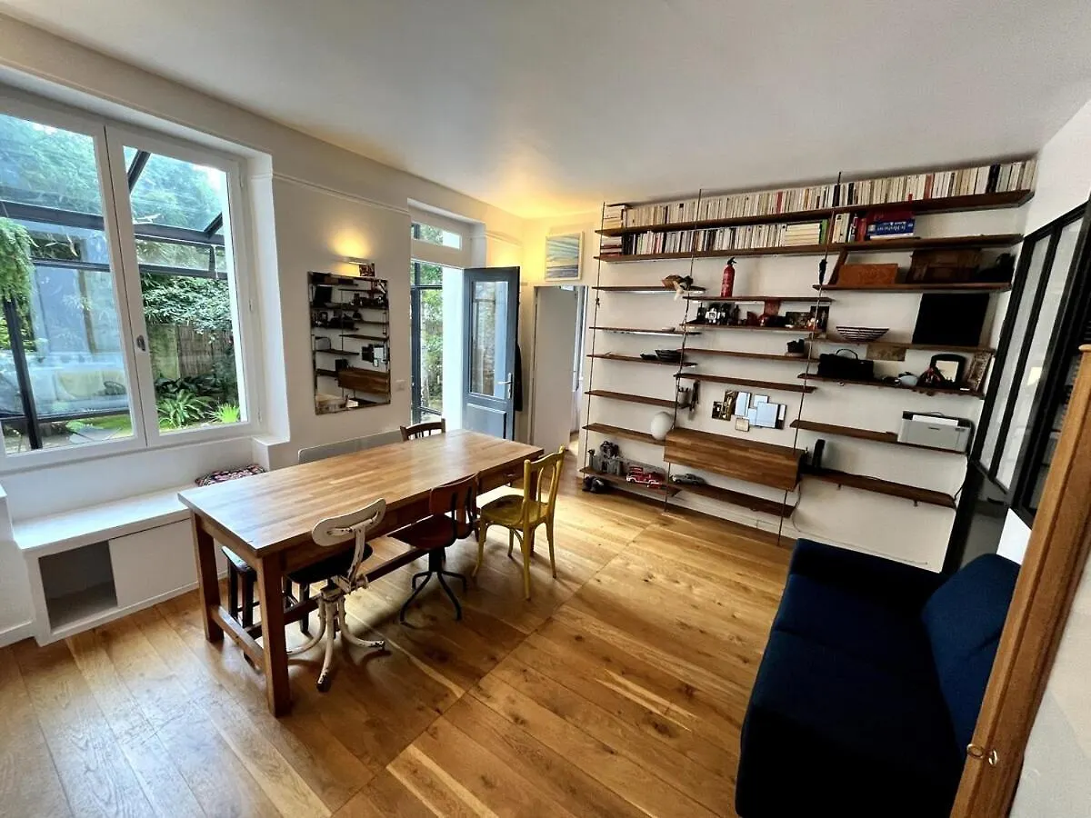 Appartement Atypical Residence In Parijs